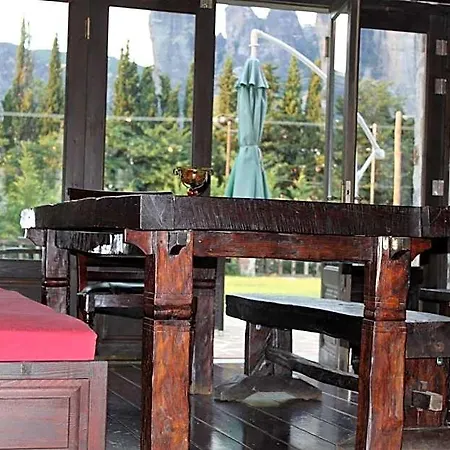 بيت ضيافة Monastiri 4*